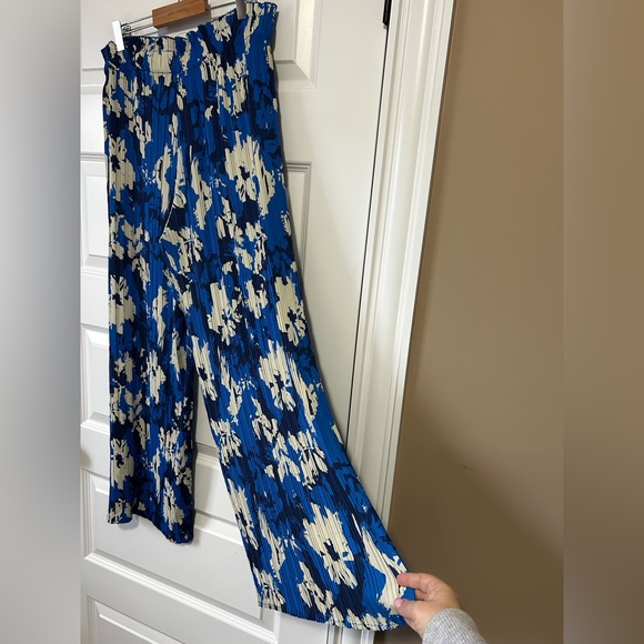 Joie Accordion Pleated Blue Floral Wide-Leg Pull On Pants - Picture 4 of 8